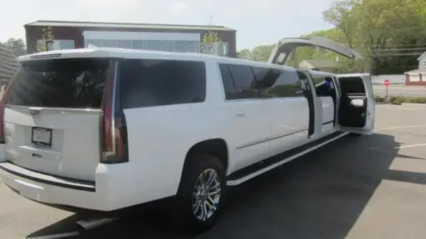 Limo and Car Service Geneseo IL to Chicago